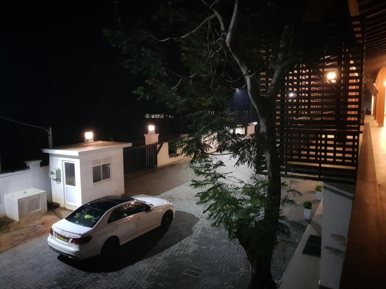 Livinya Holiday Resort Kataragama Luaran gambar